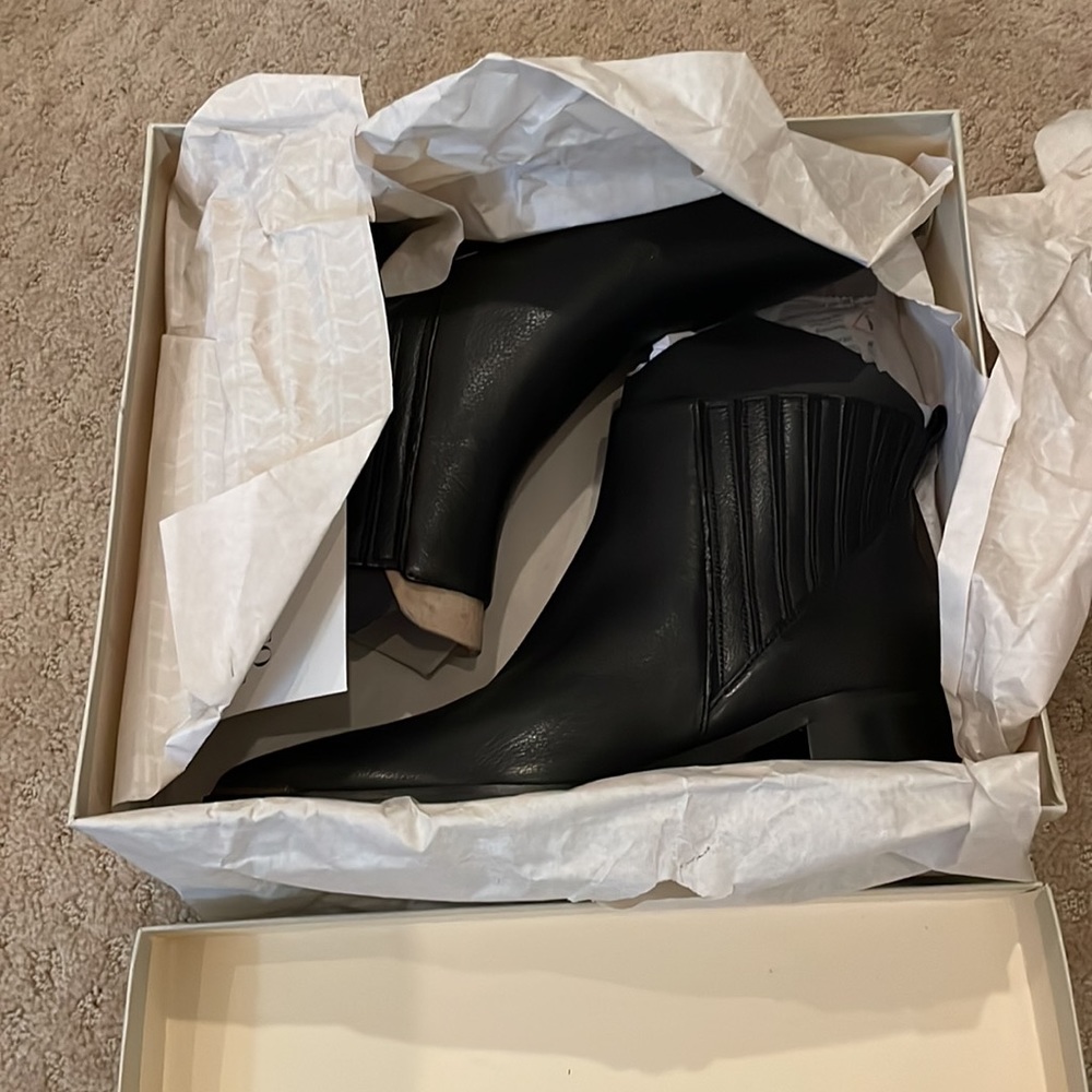 NWT Black Marc Fisher Booties